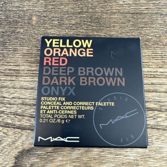 MAC Studio Fix Conceal & Correct Palette  .21 OZ Deep Make Up New - Picture 1 of 5